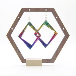 Square Peg, Dangly Bit